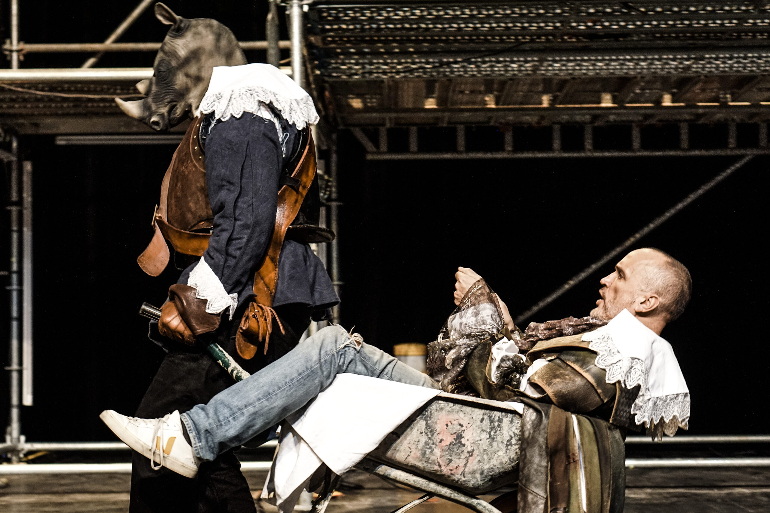 Pierre Matras et Laurent Collombert dans Ubu Roi Photo : Claire Gontaud