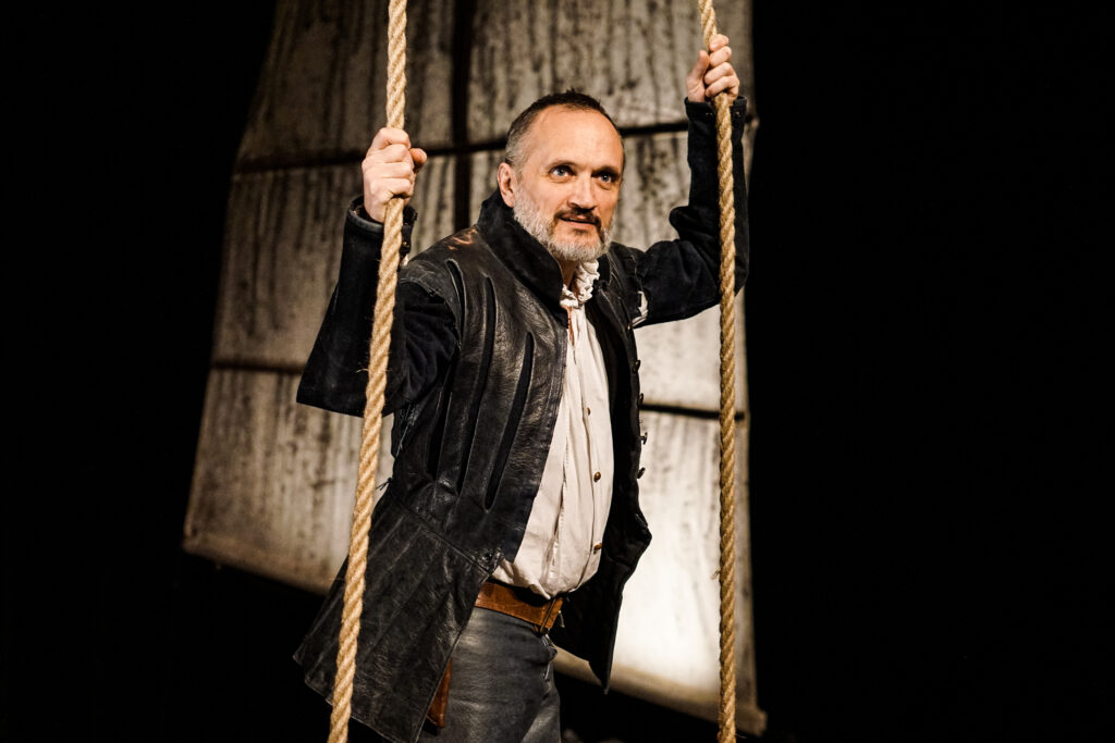 Pierre Matras est Iago dans Othello