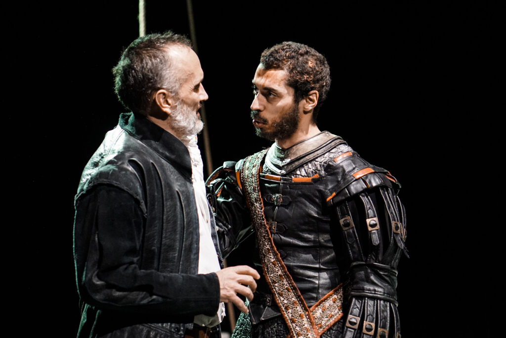 Pierre Matras et Ibrahim Hadjtaieb dans Othello Photo : Claire Gontaud